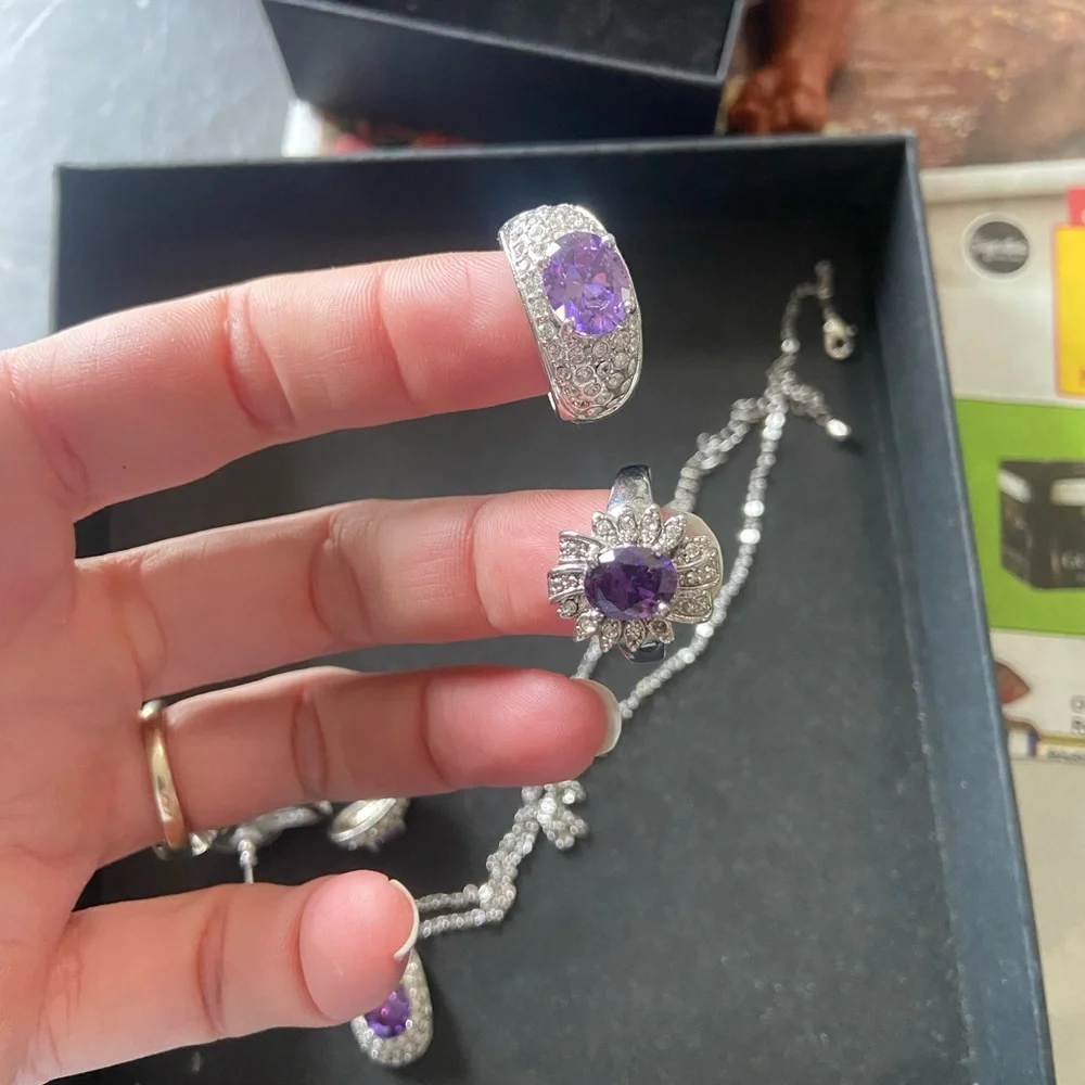 Elegant Silver and Purple Jewelry Set - Picture 4 of 4